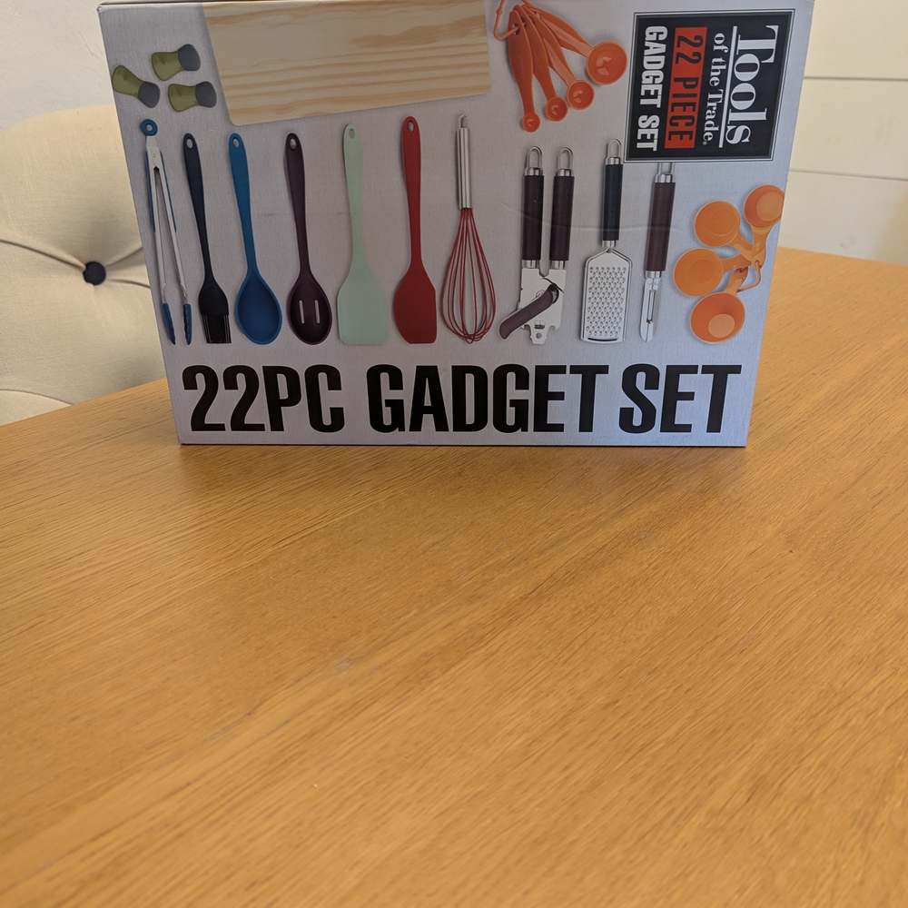Tools of the Trade 22-Piece Kitchen Gadget Set
